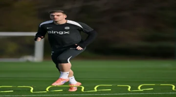 تشكيل تشيلسي يشهد تغييرات مؤثرة اليوم بينما بيرنلي يحافظ على استقراره